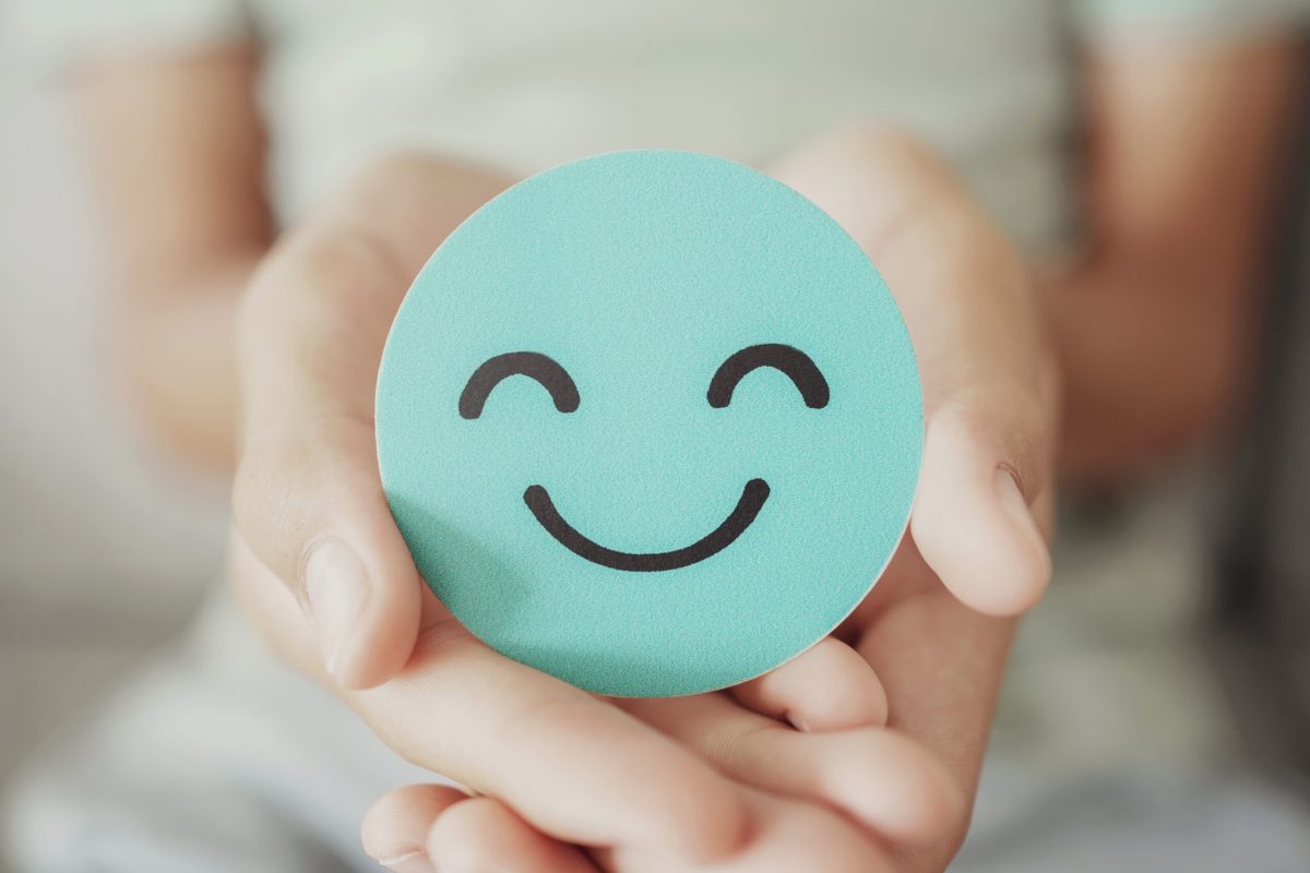 Hands,Holding,Green,Happy,Smile,Face,Paper,Cut,,Good,Feedback